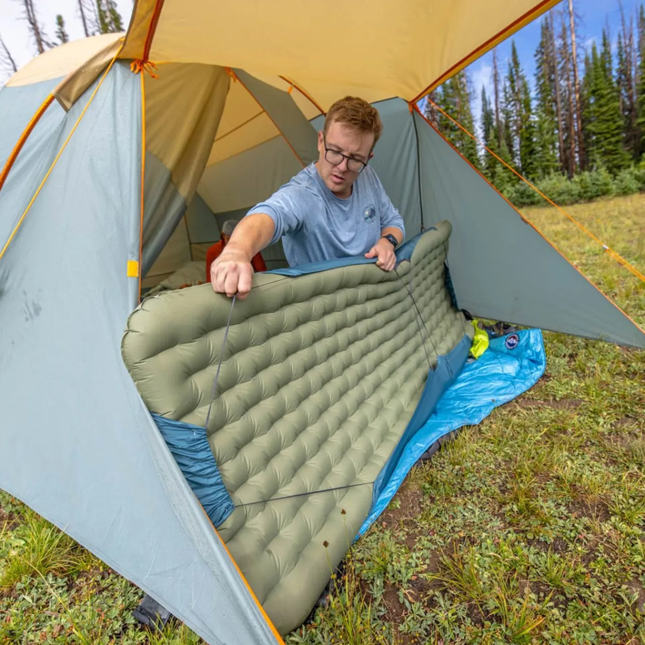 Hot Campmeister Deluxe Insulated Sleeping Mat - Regular Wide Ultralight Airbeds