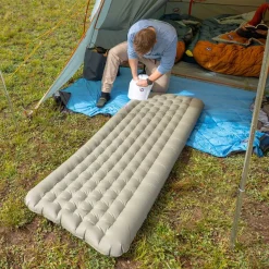 Hot Campmeister Deluxe Insulated Sleeping Mat - Regular Wide Ultralight Airbeds