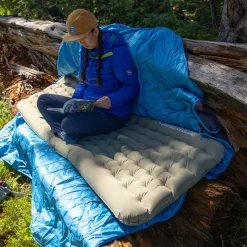 Hot Campmeister Deluxe Insulated Sleeping Mat - Regular Wide Ultralight Airbeds
