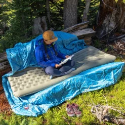 Hot Campmeister Deluxe Insulated Sleeping Mat - Regular Wide Ultralight Airbeds