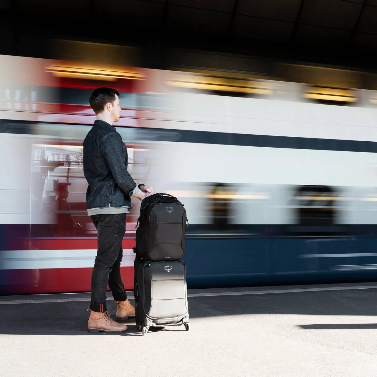 Discount Ozone 4-Wheel Carry-On 38L Luggage