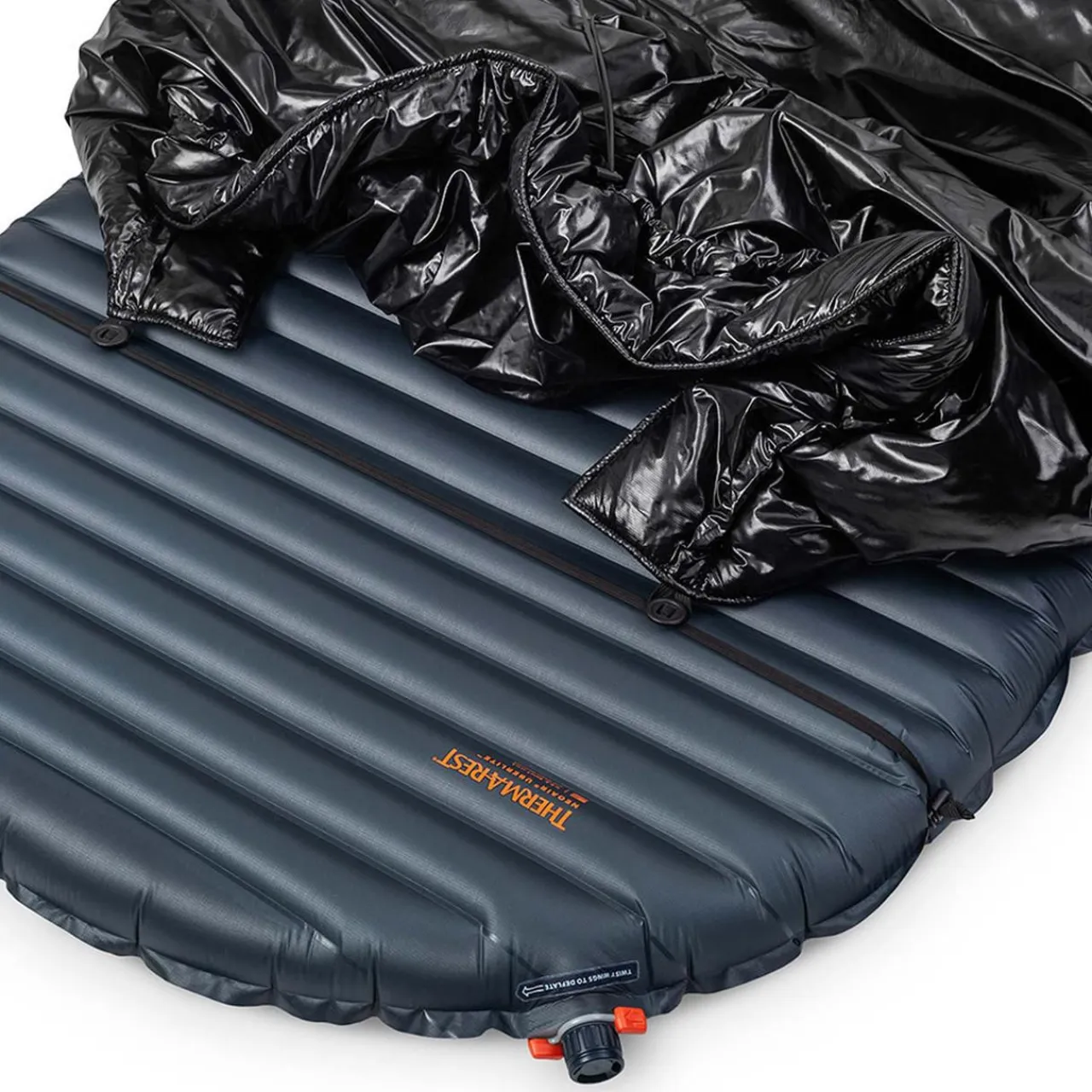 New Simple Quilt Apex 10D -2C Synthetic Quilt Quilts